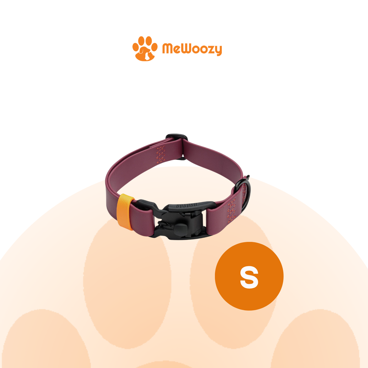 Bordeauxrode halsband met zwarte gesp, gemarkeerd als maat S