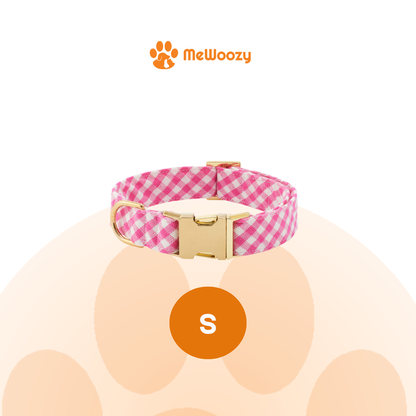 De halsband in maat S, voor een nekomtrek van 11 tot 16 inch