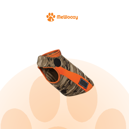 Het hondenvest met camouflageprint en oranje randen