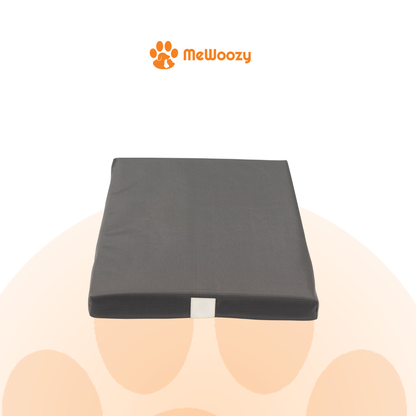 Orthopedisch hondenbed van koelende memory foam in grijs, rechthoekig matras met wit lipje