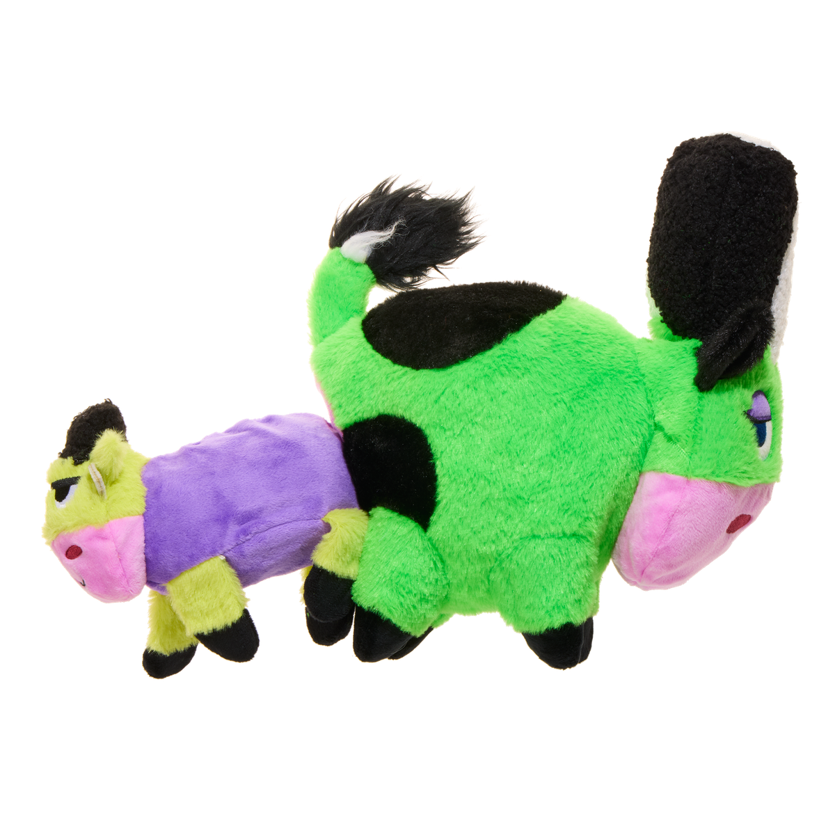 Zijaanzicht van de groene koe met de kleine paarse koe eraan vast