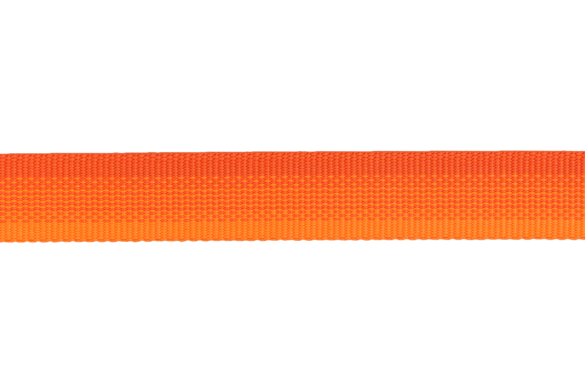 Detail van het oranje geweven webbing van de lange lijn