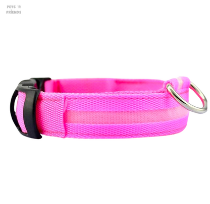 Roze halsband met lichtere strook in het midden en metalen ring