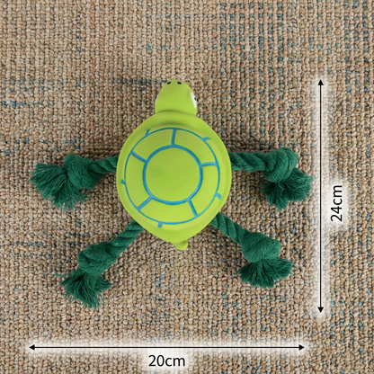 Groene schildpad van latex met groene touwpootjes, afmetingen 20 bij 24 cm